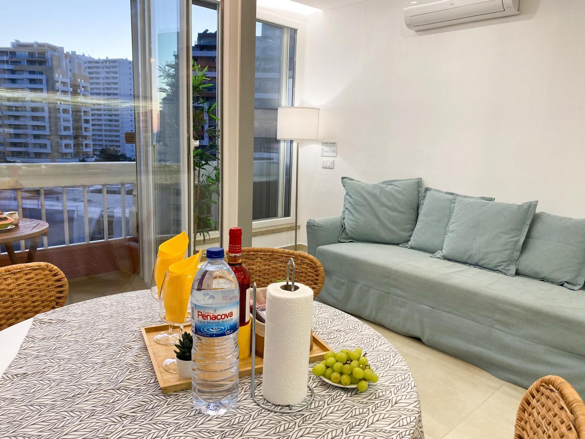 Luxury 2 Min Beach With Balcony, Ocean View, Wifi, Ac, Smarttv Portimão Exterior foto