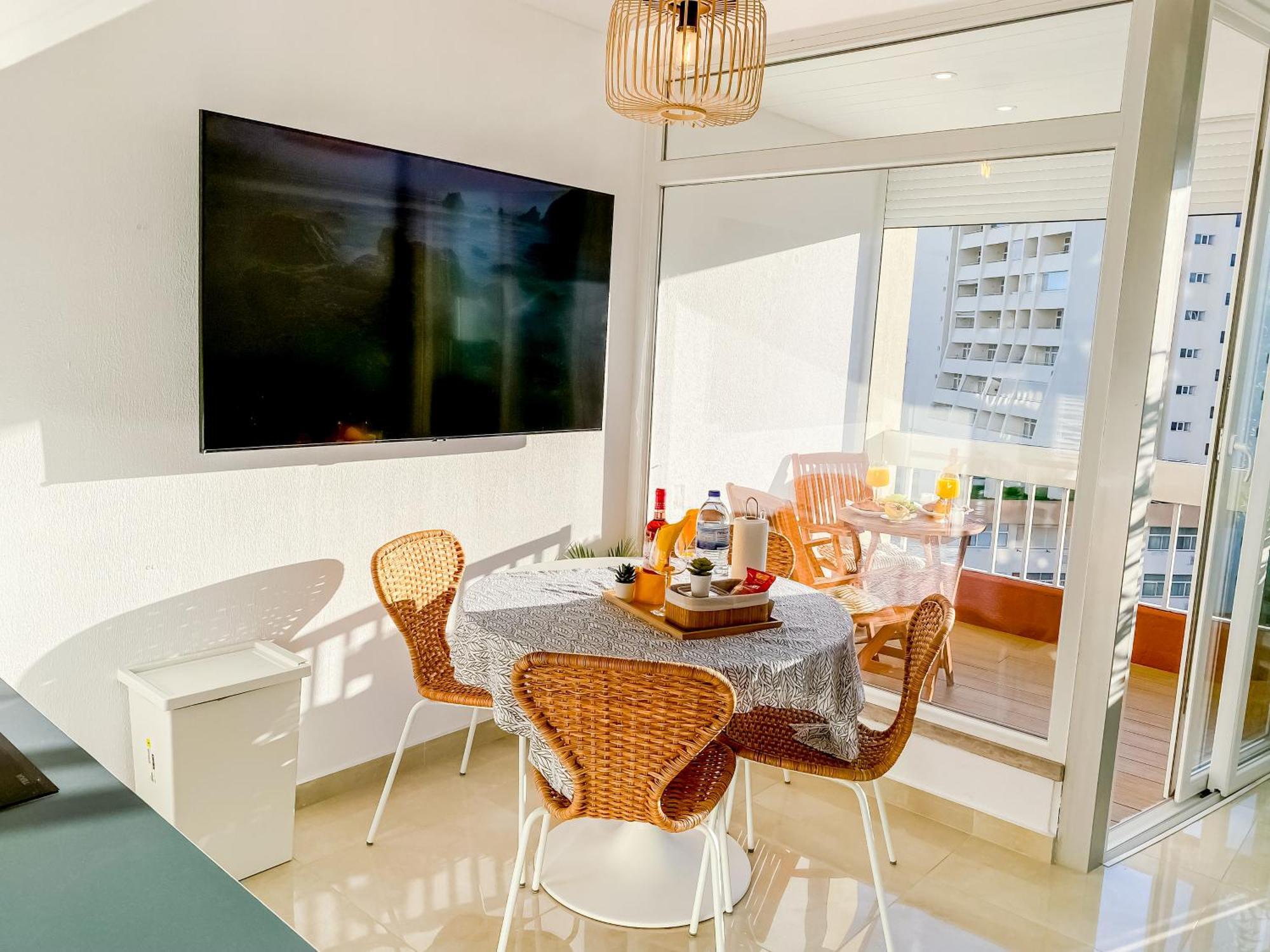 Luxury 2 Min Beach With Balcony, Ocean View, Wifi, Ac, Smarttv Portimão Exterior foto